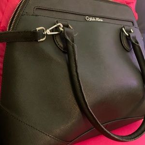 Calvin Klein Medium Handbag Bk Leather